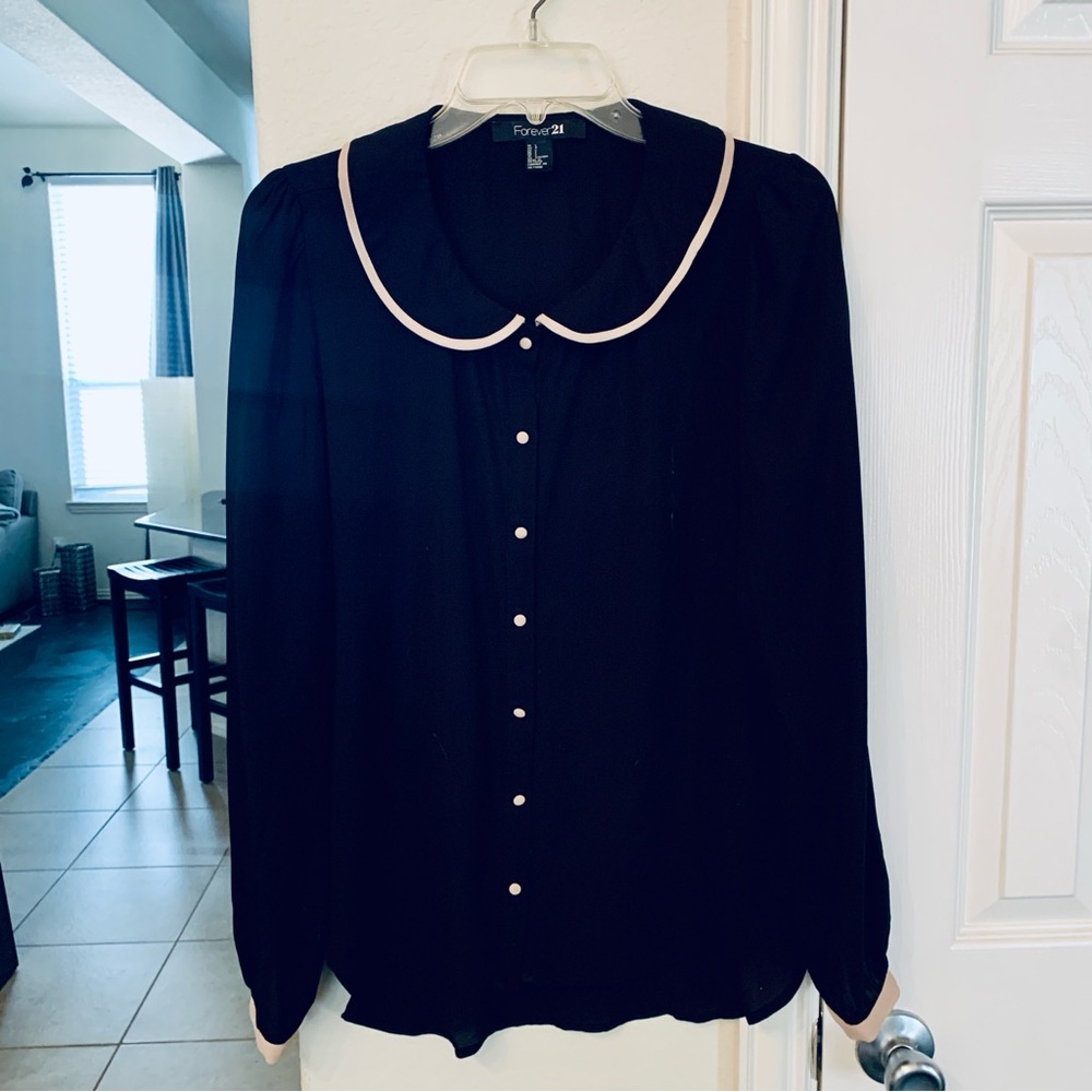 Forever 21 Black Dress Blouse with Contrast Buttons/Collar size Large - Picture 2 of 7